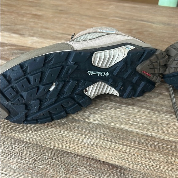 Columbia Rincon Mid Hiking Boot, Size 7 - Picture 6 of 10